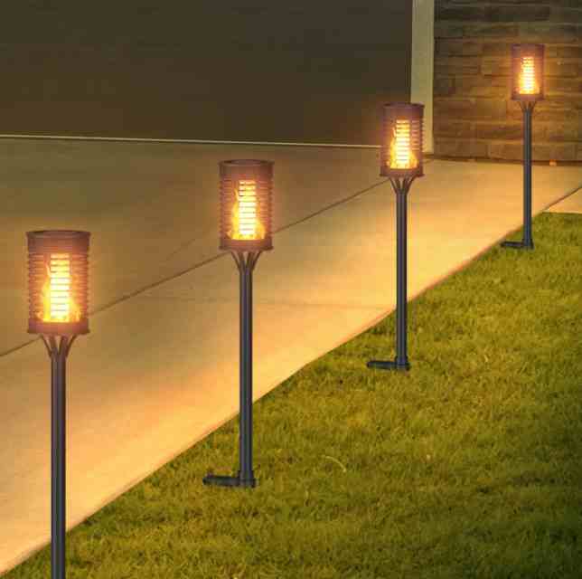 Lumière solaire de jardin extérieur de lumière de flamme de rotin artificiel