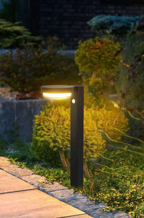 Lampes solaires imperméables pour cour